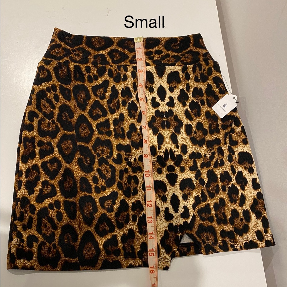 NWT Cheetah leopard Mini Skirt - Picture 7 of 13